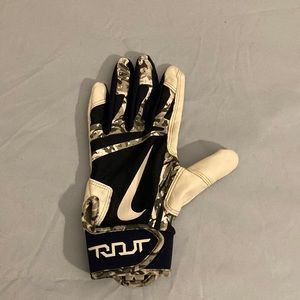 Boys Nike baseball glove